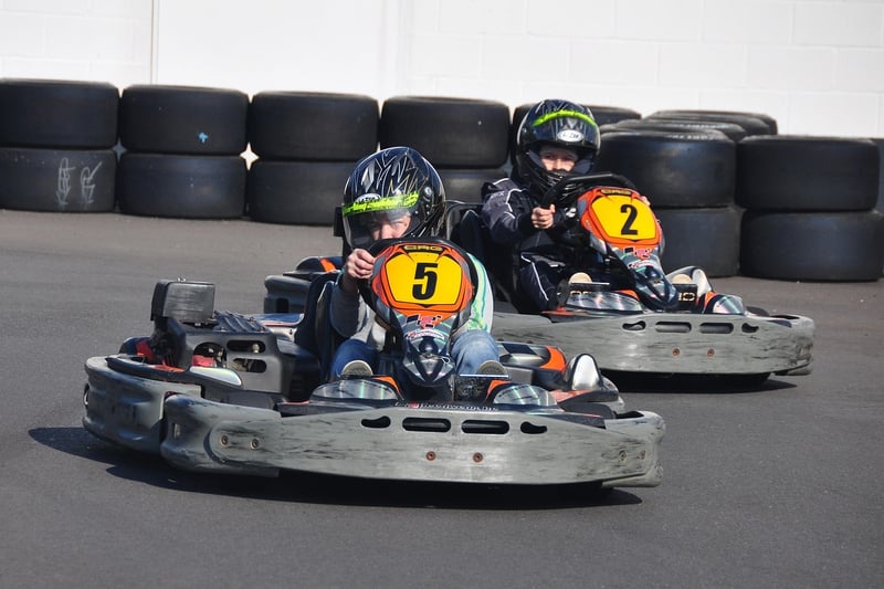 Les règles de sécurité à respecter lors d'une session de karting en 2026 : conseils essentiels
