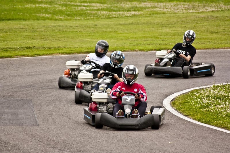 Les équipements de sécurité essentiels pour le karting en 2026 : tout savoir !