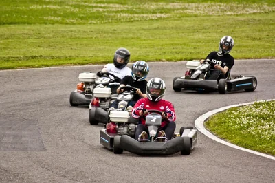 Les équipements de sécurité essentiels pour le karting en 2026 : tout savoir !